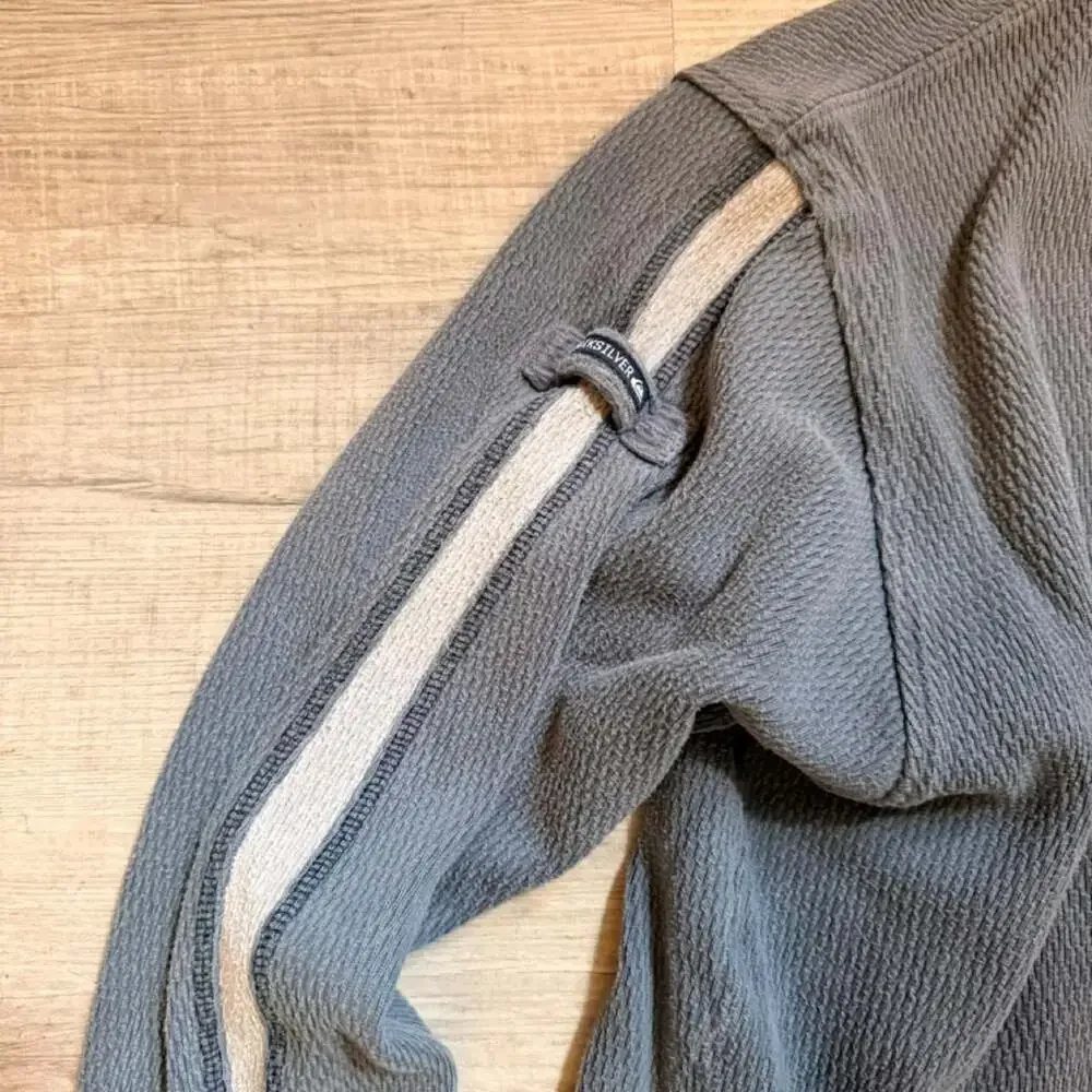 Vintage Quiksilver Heavyweight Waffle Knit Long Sleeve Crewneck